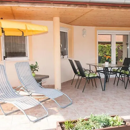 Hochwertiges Steffi Mit Terrasse By Interhome Semesterbostad *