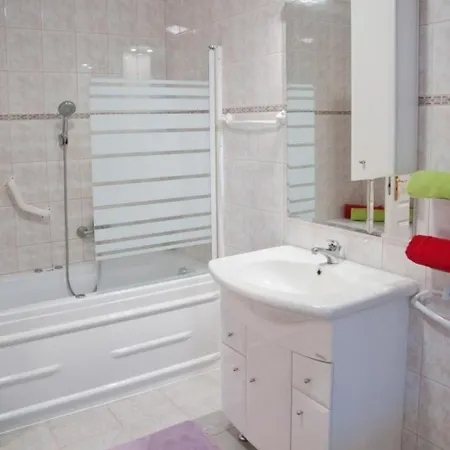 Semesterbostad Hochwertiges Steffi Mit Terrasse By Interhome *