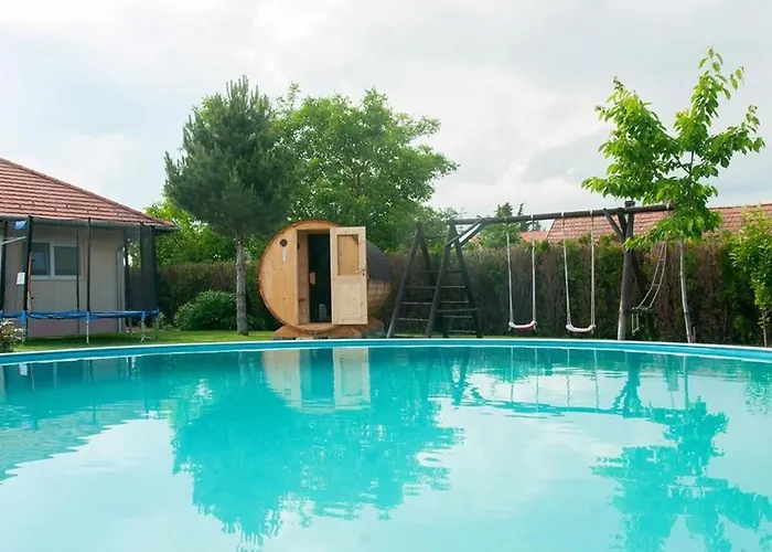 Дом отдыха Hochwertiges Steffi Mit Terrasse By Interhome Балатонберень